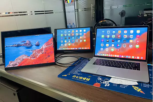 டச் தேவையில்லாத டிஸ்ப்ளே எப்படி பாதுகாப்புக் கண்ணாடிக்குள் பொருந்தும்?